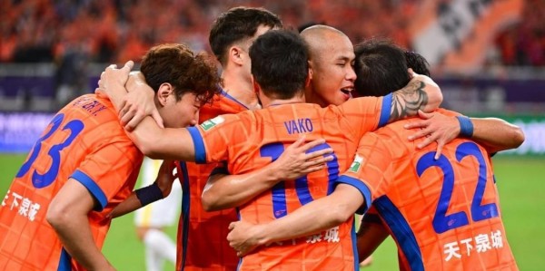 斗球电竞实时更新-泰山胜国安非偶然！战术“藏招”+韧性“破局”，这波大胜有迹循