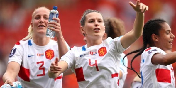 斗球体育赛事直播-【女足欧洲杯】瑞典5比0大胜葡萄牙 荷兰晋级战法国