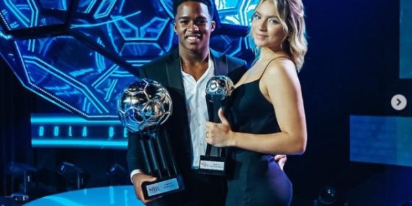 斗球篮球直播-美！17岁恩德里克女朋友21岁 去年10月在一起的！