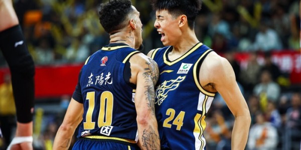 斗球免费直播平台-男篮输球揪出两大罪人！两位国手合计14投仅3中，杜锋看不到争冠|广东男篮|胡明轩|徐杰|客场|萨姆纳_新浪体育_新浪新闻